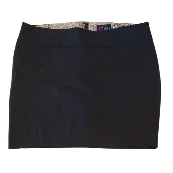 Torrid Chic Black Mini Skirt Size 14 - Picture 3 of 5